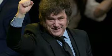 THE GUARDIAN CUESTIONÓ A MILEI TRAS SU VIAJE A BRASIL Y LO CALIFICÓ DE «REPRESENTANTE DE TRUMP»