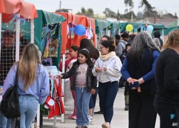 NUEVA FERIA DE EMPRENDEDORES EN VILLA HARDING GREEN