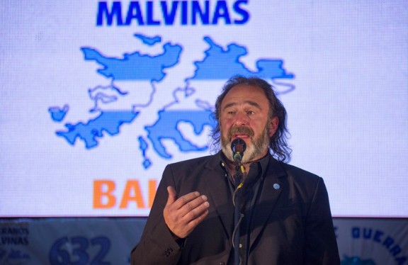 DE LA FUENTE: «HAY QUE VER ESTO COMO UN PARTIDO DE FÚTBOL, PERO SÍ REFLEXIONAR SOBRE COMO SOMOS»
