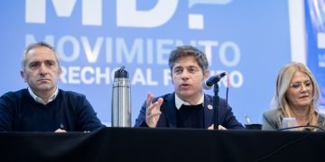 KICILLOF REUNIÓ A INTENDENTES PROPIOS Y DIJO ESTAR DISPUESTO A COMPETIR INTERNAMENTE CONTRA EL KIRCHNERISMO