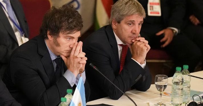 EL DETERIORO DEL HUMOR SOCIAL PASA FACTURA Y EL RIESGO PAÍS SE ALEJA DE LOS 400 PUNTOS