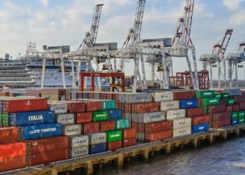 PREFECTURA NAVAL INTIMÓ A MÁS DE 500 TRABAJADORES A LEVANTAR EL PARO QUE FRENÓ LA ACTIVIDAD EN LOS PUERTOS