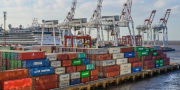 PREFECTURA NAVAL INTIMÓ A MÁS DE 500 TRABAJADORES A LEVANTAR EL PARO QUE FRENÓ LA ACTIVIDAD EN LOS PUERTOS