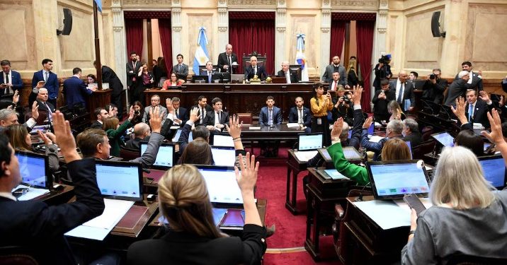 EL SENADO APROBÓ LA LEY DE PROPIEDAD PRIVADA, PERO EL GOBIERNO DEBIÓ CEDER EN LA REFORMA DEL FUEGO