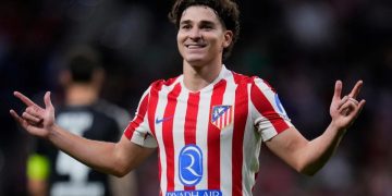 EL BARCELONA PREPARA UN ÚLTIMO INTENTO POR JULIAN ÁLVAREZ: LA MILLONARIA CIFRA QUE ESPERA ATLETICO MADRID