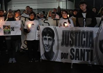 FAMILIARES Y AMIGOS DE SANTIAGO VEGA MARCHARON PIDIENDO JUSTICIA