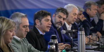 KICILLOF NO FRENA SU ARMADO PESE AL ACERCAMIENTO CON MASSA Y MÁXIMO KIRCHNER Y PREPARA UN ACTO NACIONAL