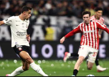 ESTUDIANTES VENCIÓ 1-0 A CORINTHIANS EN BRASIL Y SE CLASIFICÓ A LAS SEMIFINALES DE LA COPA LIBERTADORES