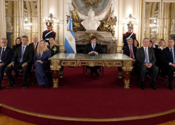 MILEI ANUNCIÓ LA CONSTRUCCIÓN DE UNA BASE NAVAL EN TIERRA DEL FUEGO Y SANCIONES A PETROLERAS QUE OPEREN EN MALVINAS