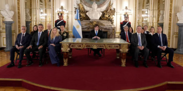 MILEI ANUNCIÓ LA CONSTRUCCIÓN DE UNA BASE NAVAL EN TIERRA DEL FUEGO Y SANCIONES A PETROLERAS QUE OPEREN EN MALVINAS
