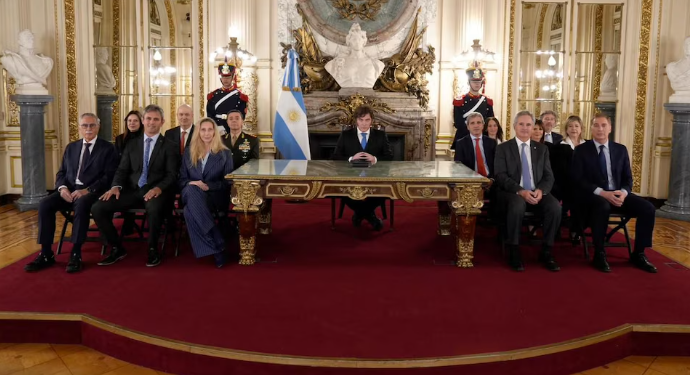 MILEI ANUNCIÓ LA CONSTRUCCIÓN DE UNA BASE NAVAL EN TIERRA DEL FUEGO Y SANCIONES A PETROLERAS QUE OPEREN EN MALVINAS