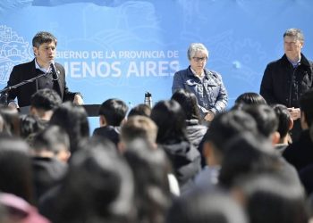 KICILLOF INAUGURÓ UNA ESCUELA Y PUSO EN FUNCIONAMIENTO UN ACUEDUCTO EN VILLARINO