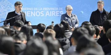 KICILLOF INAUGURÓ UNA ESCUELA Y PUSO EN FUNCIONAMIENTO UN ACUEDUCTO EN VILLARINO