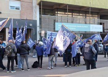TRABAJADORES DE LA SEGURIDAD PRIVADA SE MANIFIESTAN FUERA DEL MINISTERIO DE TRABAJO