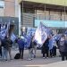 TRABAJADORES DE LA SEGURIDAD PRIVADA SE MANIFIESTAN FUERA DEL MINISTERIO DE TRABAJO