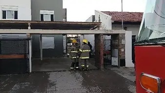 UN HOMBRE FUE HOSPITALIZADO LUEGO DE QUE SE INCENDIARA SU VIVIENDA