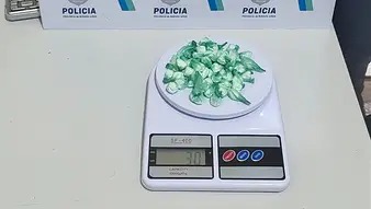 TRES PERSONAS FUERON APREHENDIDAS LUEGO DE UN OPERATIVO POLICIAL