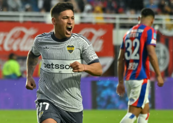 BOCA JUNIORS SE IMPUSO EN EL CLÁSICO 2-0 SOBRE SAN LORENZO, QUE JUGÓ UNA HORA CON UN HOMBRE MENOS