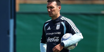 SCALONI CONFIRMÓ QUIÉN SERÁ EL CAPITÁN DE ARGENTINA TRAS LA DESPEDIDA DE MESSI