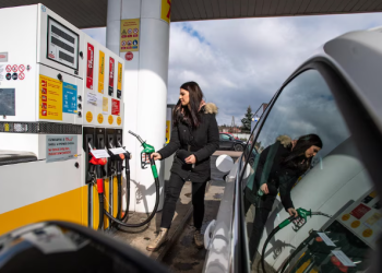 LA VENTA DE COMBUSTIBLES SUBIÓ TRAS SIETE MESES EN ROJO, PERO LA NAFTA TODAVÍA NO DA SEÑALES DE RECUPERACIÓN