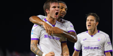 FIORENTINA PERDIÓ Y MASTANTUONO VOLVIÓ A SUFRIR CRÍTICAS POR SU BAJO NIVEL