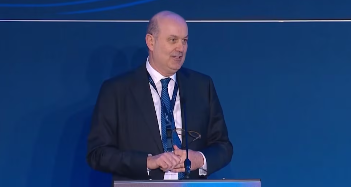 STURZENEGGER DEFENDIÓ EL PROGRAMA ECONÓMICO Y RATIFICÓ EL EQUILIBRIO FISCAL EN PARÍS