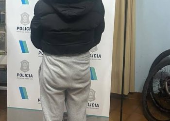 FUERON POR UNA COMPUTADORA Y ENCONTRARON UNA MOTO ROBADA