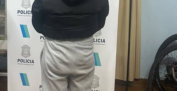 FUERON POR UNA COMPUTADORA Y ENCONTRARON UNA MOTO ROBADA
