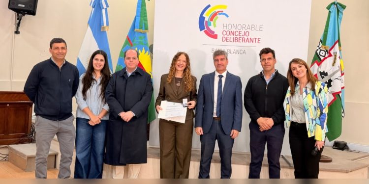 EL HCD RECONOCIÓ A AMINA HELMI COMO CIUDADANA ILUSTRE DE BAHÍA BLANCA