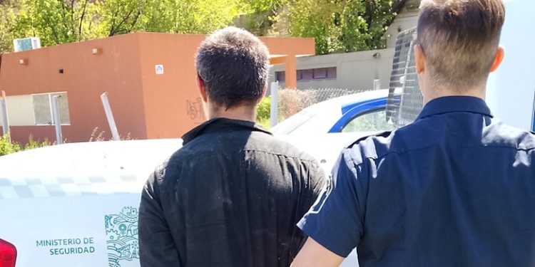 SE METIÓ A ROBAR EN EL PREDIO DE LA COOPERATIVA Y LO DETUVIERON